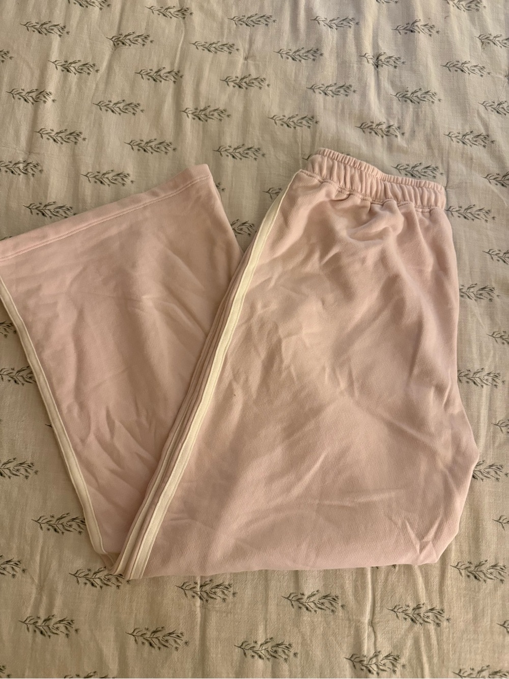 Women’s Light Pink Pull-On Sweatpants